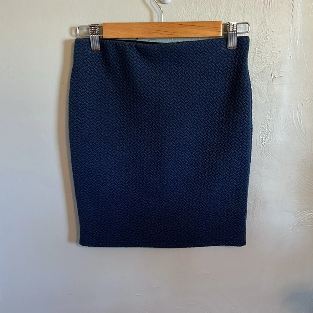 LOFT pull on skirt